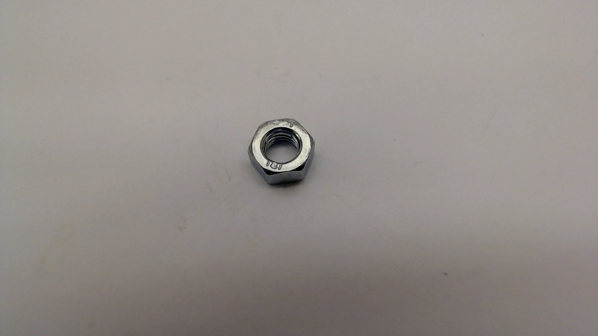 Hexagonal nut